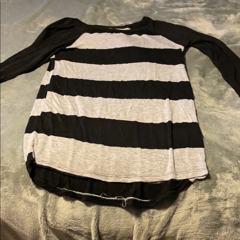 3/4 sleeve striped shirt